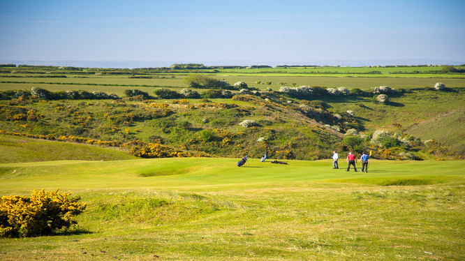 https://dev.southwaleslinksgolf.com/wp-content/uploads/2012/03/Southerndown1.jpg